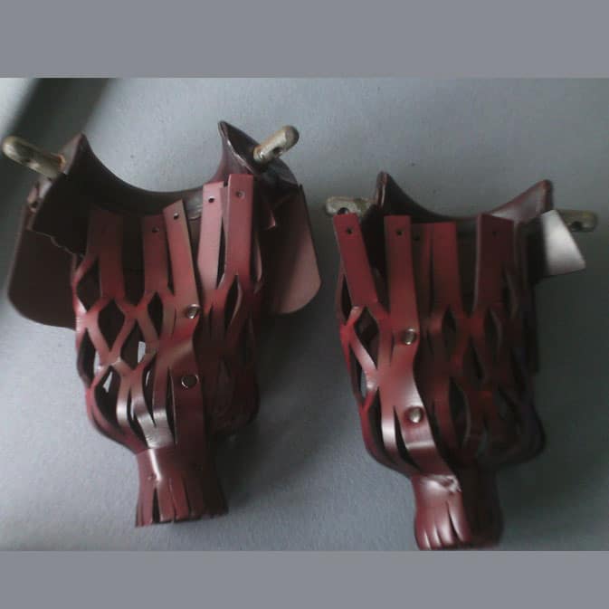 Buchaca de cuero con armazón