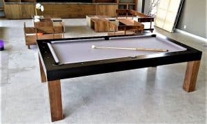 Mesa Comedor Madera de Encino entintado en negro y patas de Nogal