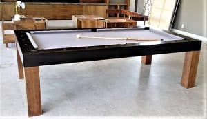 Mesa Comedor Madera de Encino entintado en negro y patas de Nogal
